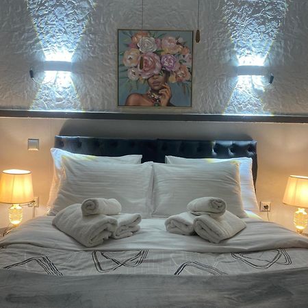 Anna Maria Greek Filoxenia Apartment Pireus Zewnętrze zdjęcie