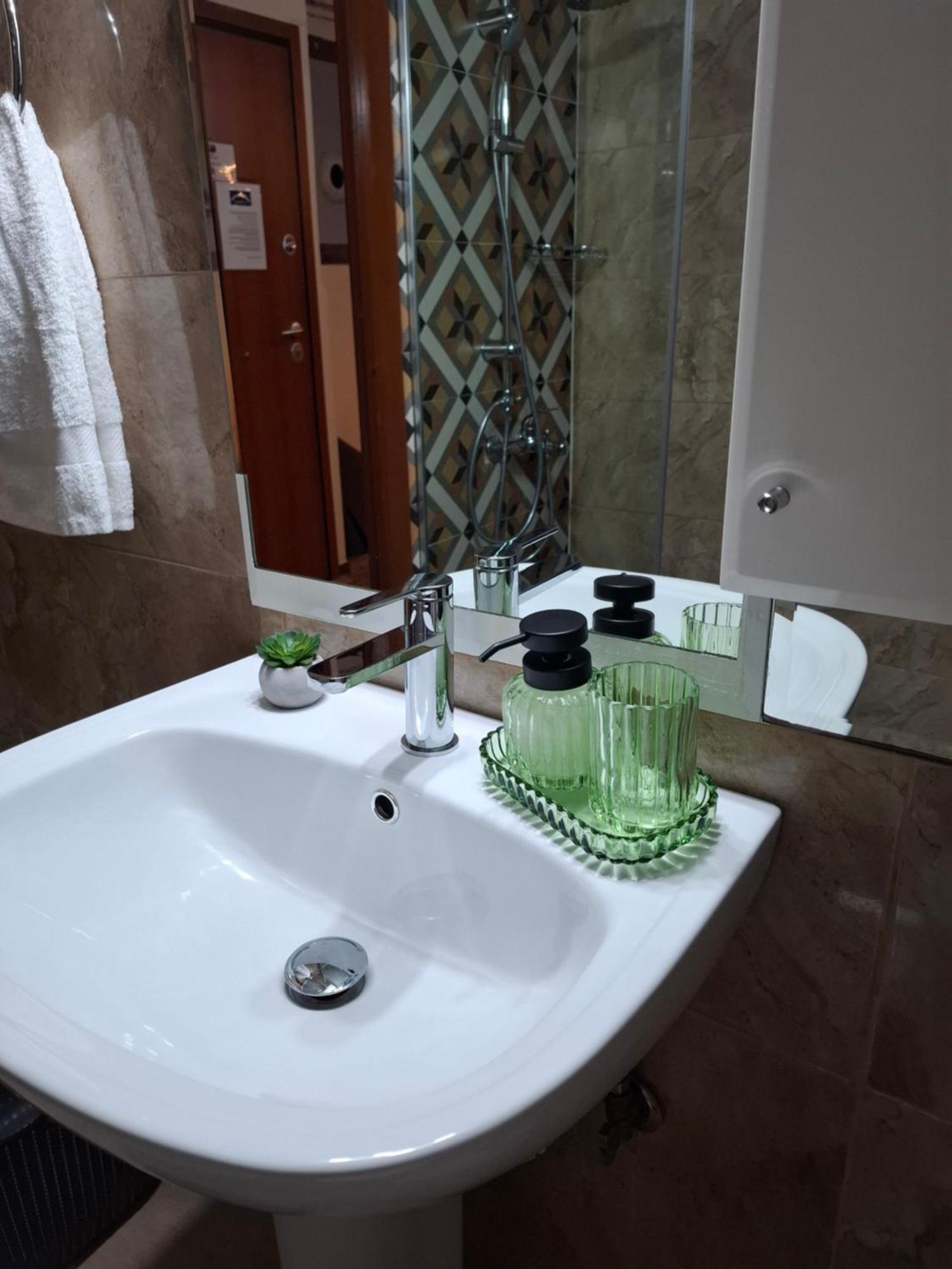 Anna Maria Greek Filoxenia Apartment Pireus Zewnętrze zdjęcie